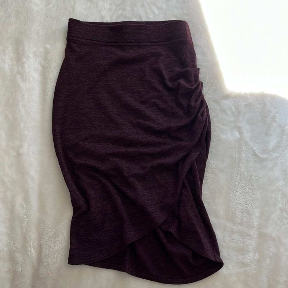 Aritzia Wilfred Free Maroon Skirt XXS